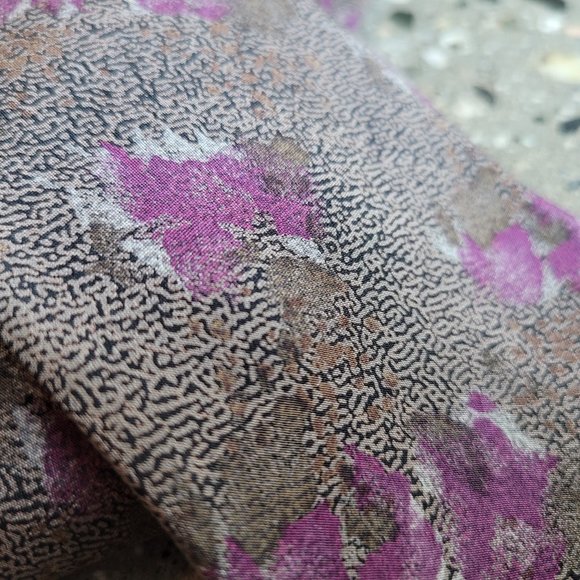 3/$20 - Alcione 100% Silk Tie, Made in Italy - Picture 2 of 3